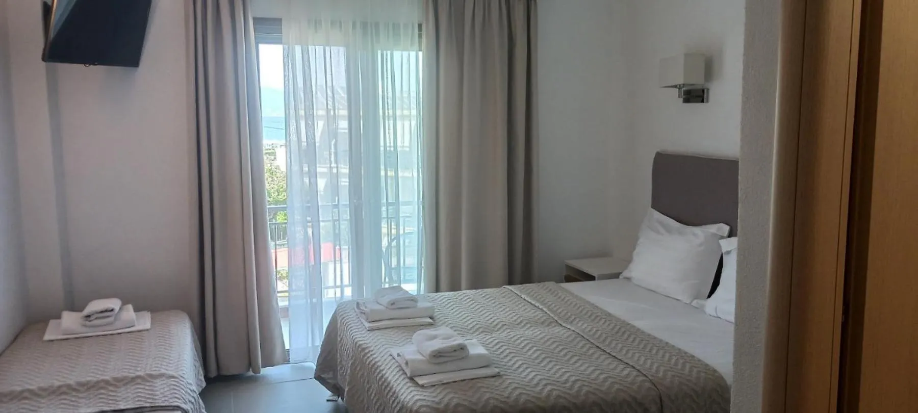 Stavros Beach Hotel